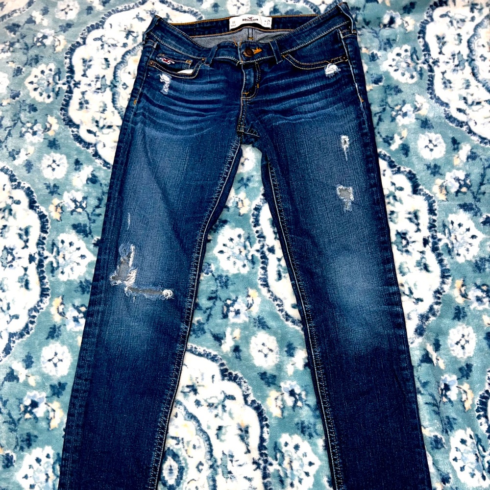 Low rise Hollister jeans- dark wash
